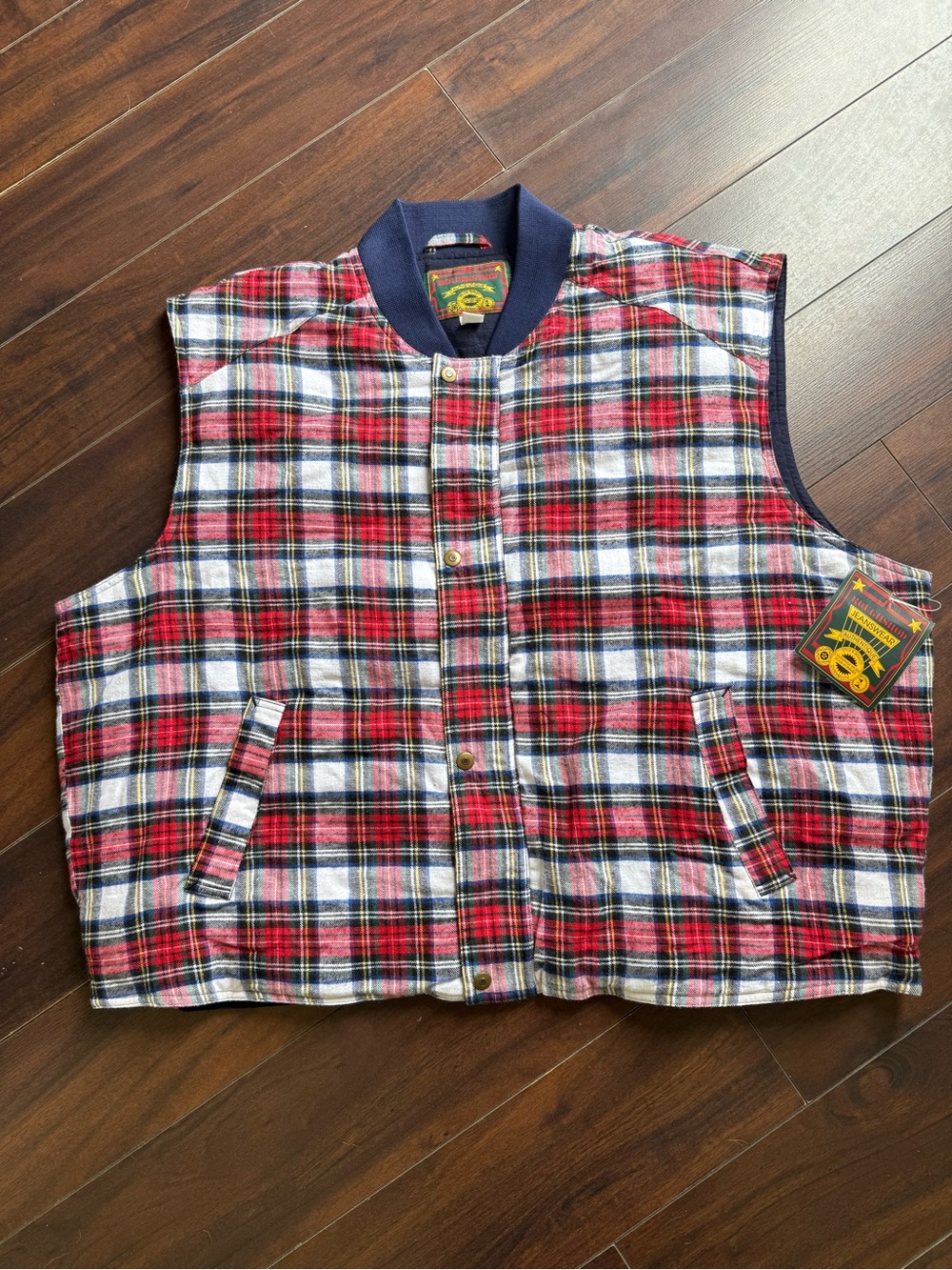 🎉NWT🎉Plaid Quilted Sleeveless Vest - Red/Navy